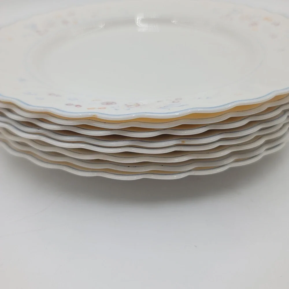 8 Arcopal Victoria Floral Dinner Plates Scalloped Swirl Rim Blue Border 10.5